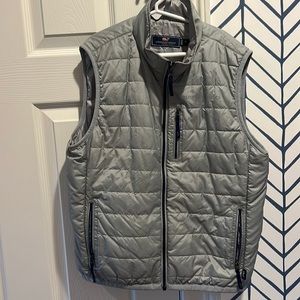 EXCELLENT condition. Boys Vineyard Vines vest.